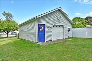 632 Chestnut St, Conneaut, OH 44030 - Photo 3