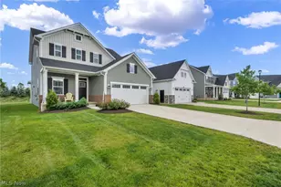 5394 Hawks Nest Cir, Sheffield Lake, OH 44054 - Photo 3