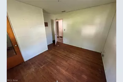 766 Valdes Avenue, Akron, OH 44320 - Photo 11