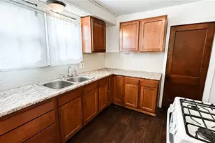 987 Boone St, Akron, OH 44306 - Photo 11