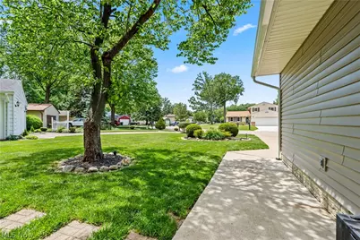 755 Bedford Avenue, Elyria, OH 44035 - Photo 11