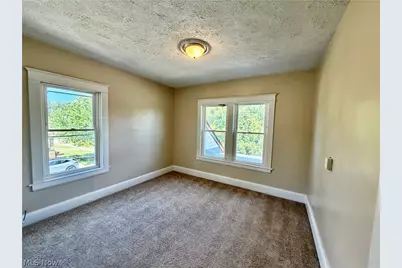 940 Katherine Avenue, Youngstown, OH 44505 - Photo 9