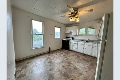2516 Sunset Boulevard #1, Steubenville, OH 43952 - Photo 3