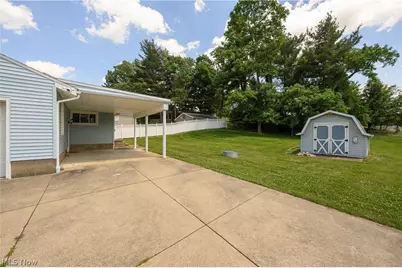 254 Ohio Avenue NW, New Philadelphia, OH 44663 - Photo 3