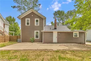 137 N Vine St, Medina, OH 44256 - Photo 5