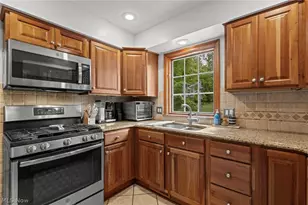 147 S Hayden Pkwy, Hudson, OH 44236 - Photo 17