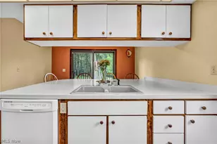 25815 Akins Rd, Columbia Station, OH 44028 - Photo 5