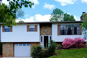 10 1st Ct, Belpre, OH 45714 - Photo 3