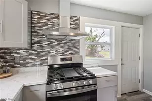 146 Greeley Ln, Youngstown, OH 44505 - Photo 7