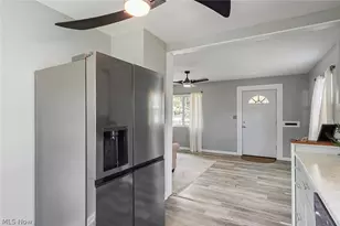 146 Greeley Ln, Youngstown, OH 44505 - Photo 5