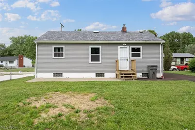 146 Greeley Lane, Youngstown, OH 44505 - Photo 3