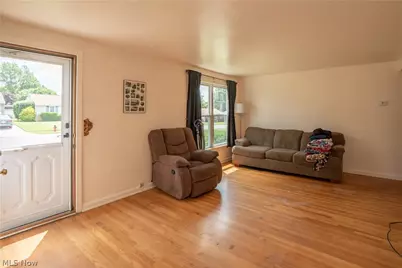 3835 Bernard Avenue NW, Canton, OH 44709 - Photo 3