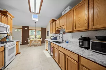 807 Timberlake Trail Drive, Brunswick, OH 44212 - Photo 9