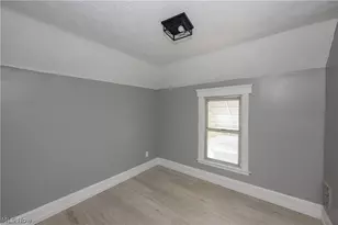 686 E 92nd St, Loveland, OH 44108 - Photo 13