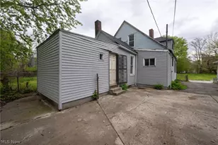 1266 E 102nd St, Loveland, OH 44108 - Photo 3