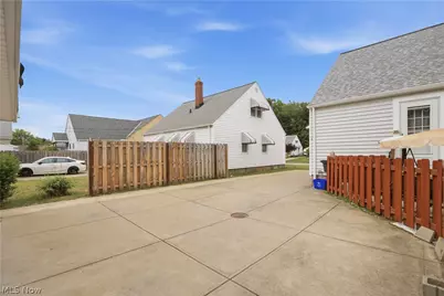 2212 Larchmont Drive, Wickliffe, OH 44092 - Photo 19