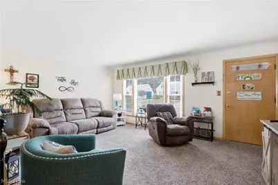 2212 Larchmont Drive, Wickliffe, OH 44092 - Photo 7