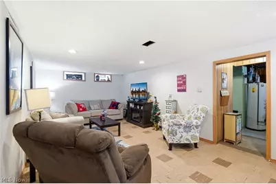 2212 Larchmont Drive, Wickliffe, OH 44092 - Photo 13