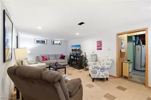 2212 Larchmont Dr, Wickliffe, OH 44092 - Photo 13