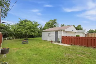 2212 Larchmont Dr, Wickliffe, OH 44092 - Photo 27