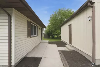 123 E State Street, Barberton, OH 44203 - Photo 5