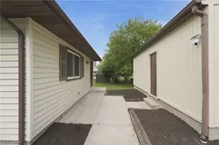 123 E State St, Barberton, OH 44203 - Photo 5