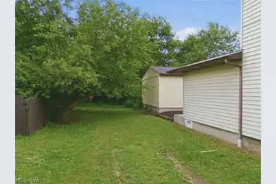 123 E State Street, Barberton, OH 44203 - Photo 15
