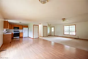 380 Clay St, Geneva, OH 44041 - Photo 13