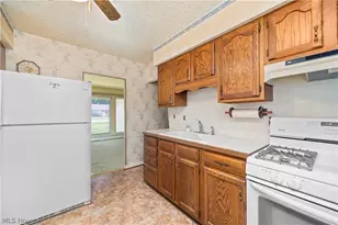 4129 Palm Ave, Lorain, OH 44055 - Photo 5