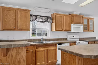 668 Woodlawn Rd, Chardon, OH 44024 - Photo 9