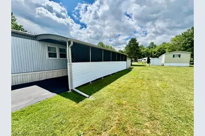 62 Manor Drive, Brookfield, OH 44403 - Photo 7