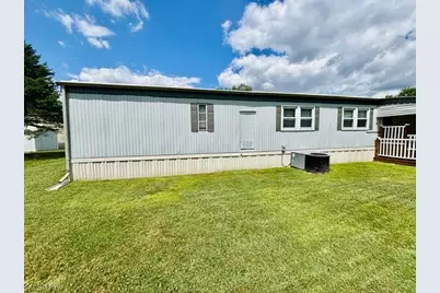 62 Manor Drive, Brookfield, OH 44403 - Photo 9