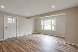 10306 Electric Blvd, Northfield Village, OH 44067 - Photo 9