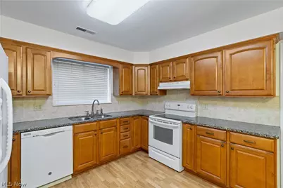 1935 Brookwood Drive, Akron, OH 44313 - Photo 13