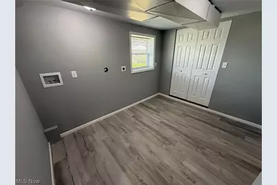 220 W 11th Street, Uhrichsville, OH 44683 - Photo 21