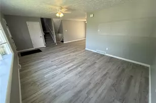 220 W 11th St, Uhrichsville, OH 44683 - Photo 5