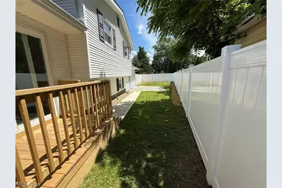220 W 11th Street, Uhrichsville, OH 44683 - Photo 13