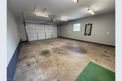 220 W 11th Street, Uhrichsville, OH 44683 - Photo 29