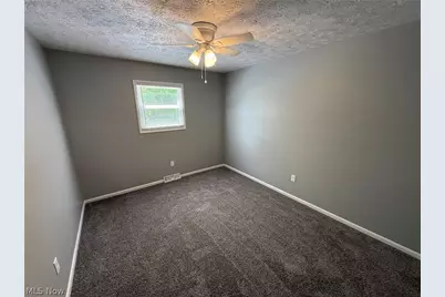 220 W 11th Street, Uhrichsville, OH 44683 - Photo 41