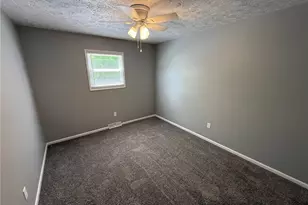 220 W 11th St, Uhrichsville, OH 44683 - Photo 41