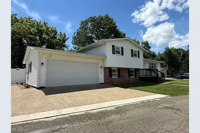 220 W 11th Street, Uhrichsville, OH 44683 - Photo 45