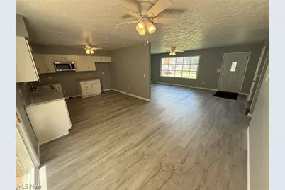 220 W 11th Street, Uhrichsville, OH 44683 - Photo 7