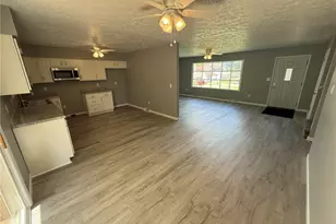 220 W 11th St, Uhrichsville, OH 44683 - Photo 7