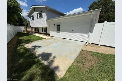 220 W 11th Street, Uhrichsville, OH 44683 - Photo 15