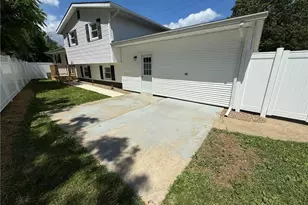 220 W 11th St, Uhrichsville, OH 44683 - Photo 15