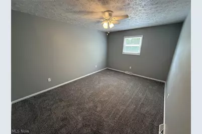 220 W 11th Street, Uhrichsville, OH 44683 - Photo 39