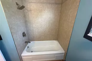 220 W 11th St, Uhrichsville, OH 44683 - Photo 35