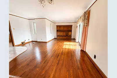 1359 W Sprague Road, Grandview Heights, OH 44147 - Photo 9