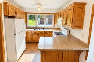 1359 W Sprague Rd, Grandview Heights, OH 44147 - Photo 7