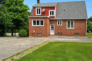 1359 W Sprague Rd, Grandview Heights, OH 44147 - Photo 3